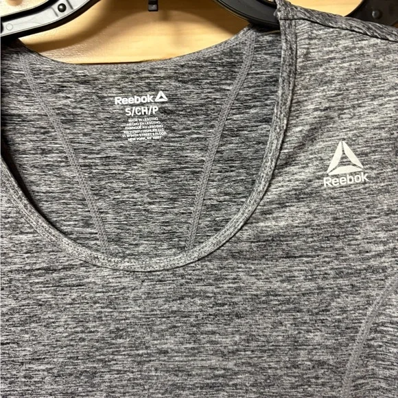 Bundle of 4 shirts: Nike, Reebok, Avia. Women’s workout shirts. Dri-fit. - Picture 6 of 7